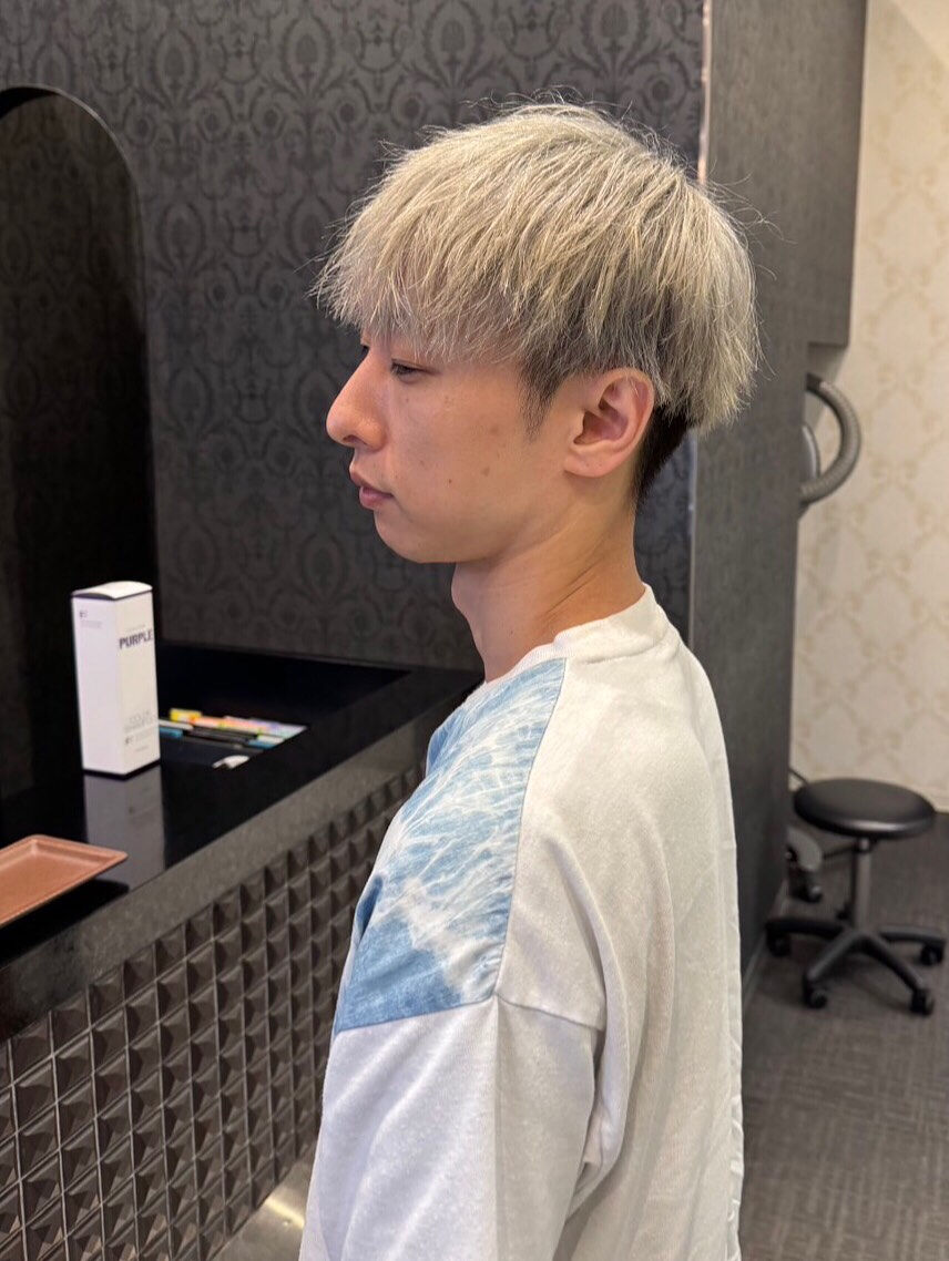 2回のブリーチonカラーでホワイトブロンドに✨