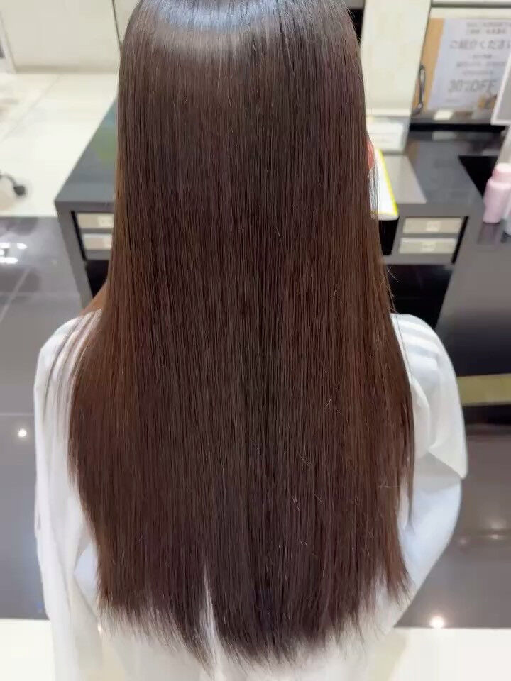 極力ダメージを抑えた縮毛矯正でツヤ髪に✨