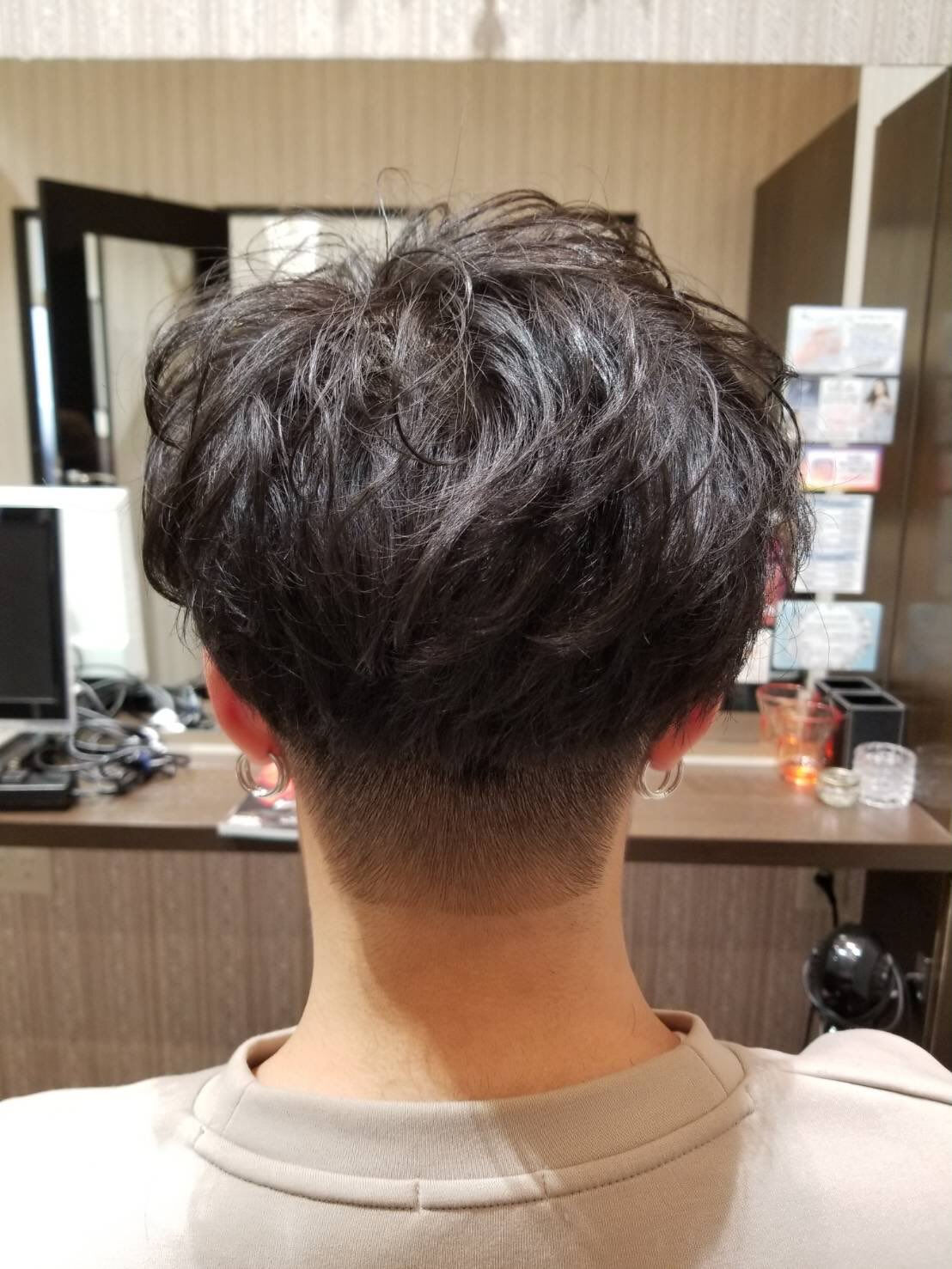 【パーマを活かしたマッシュショートスタイル】
